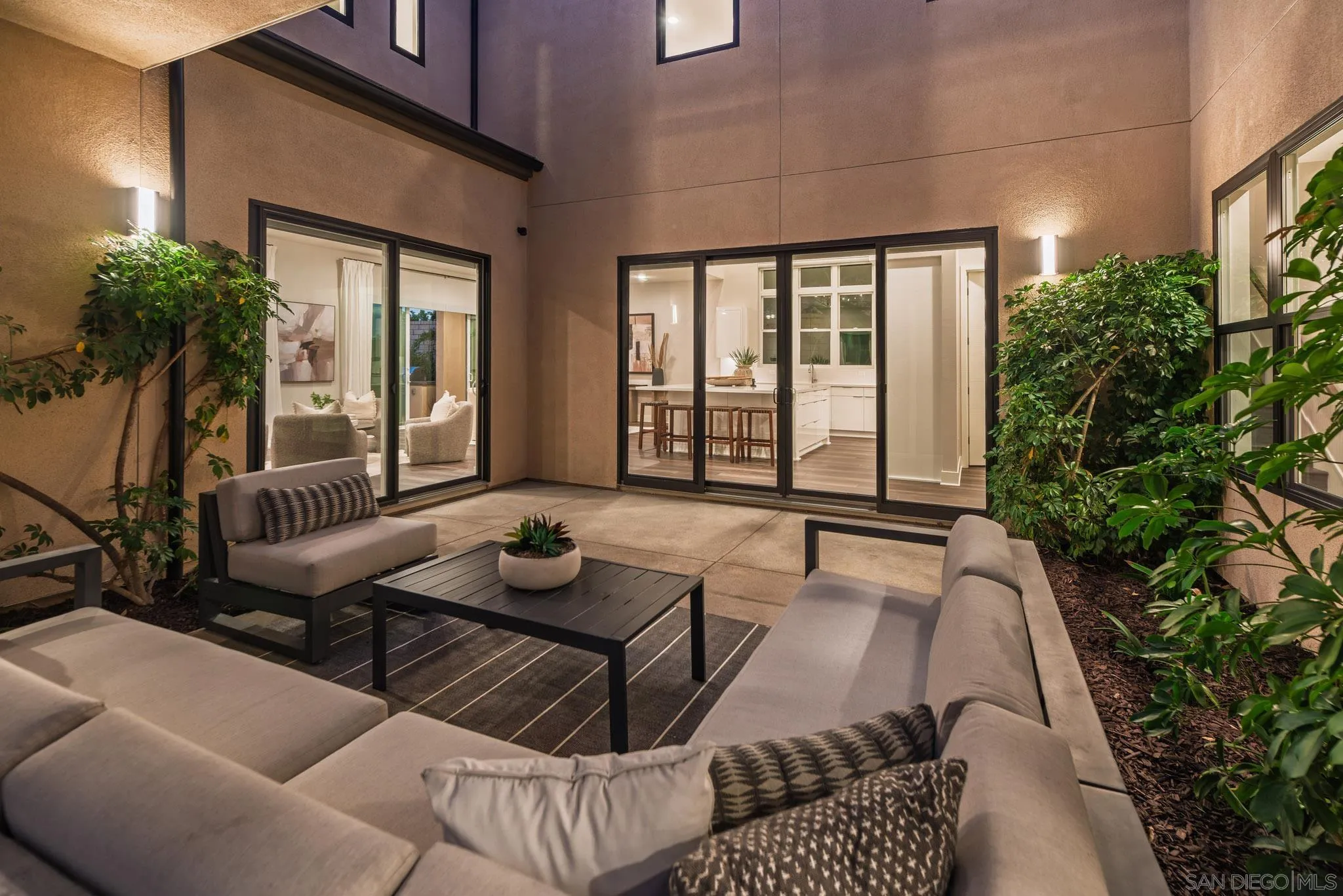 13722 Canyon Loop Trl