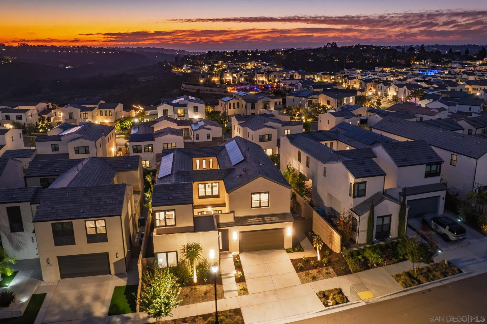 13722 Canyon Loop Trl