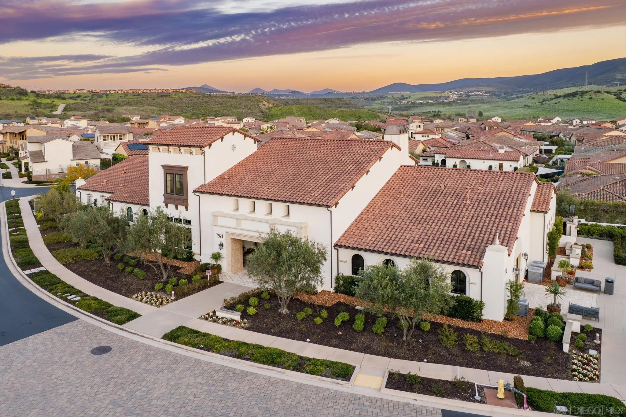 7911 Lusardi Creek Ln