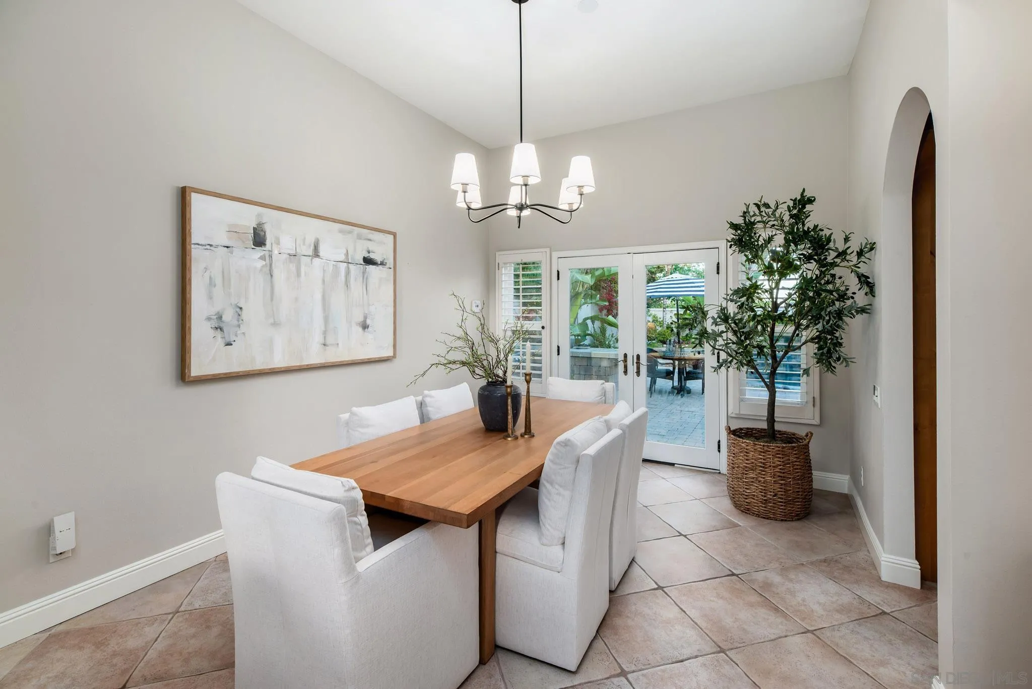 3744 Newcrest Pt