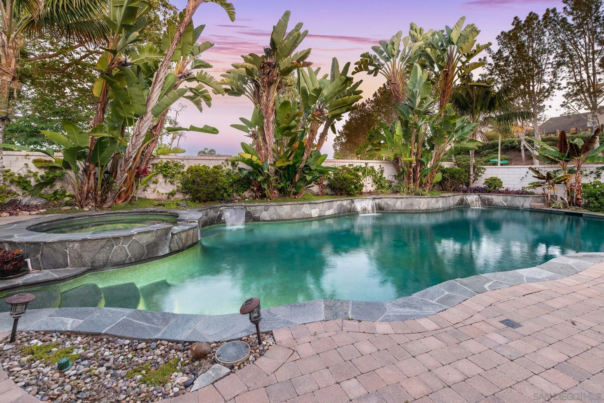 3744 Newcrest Pt