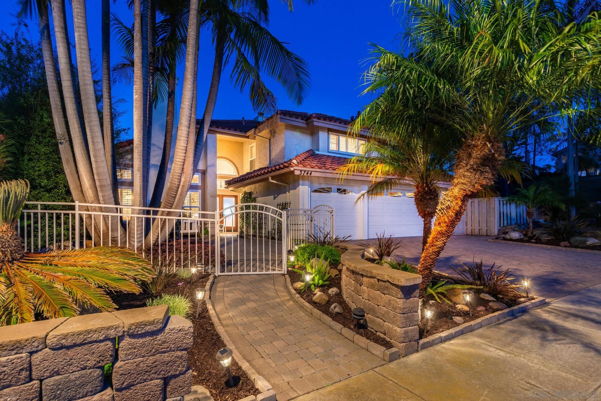 3744 Newcrest Pt