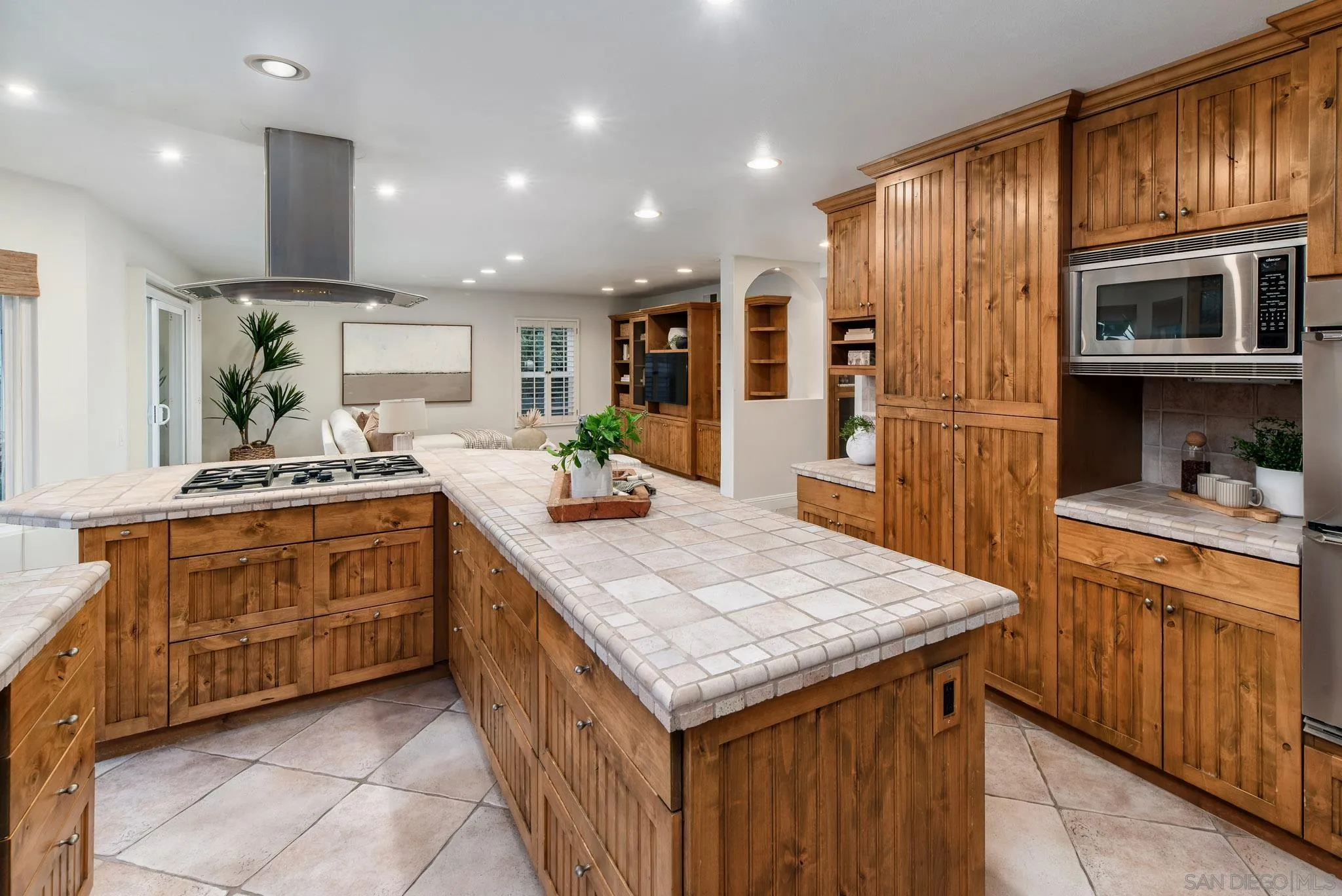 3744 Newcrest Pt
