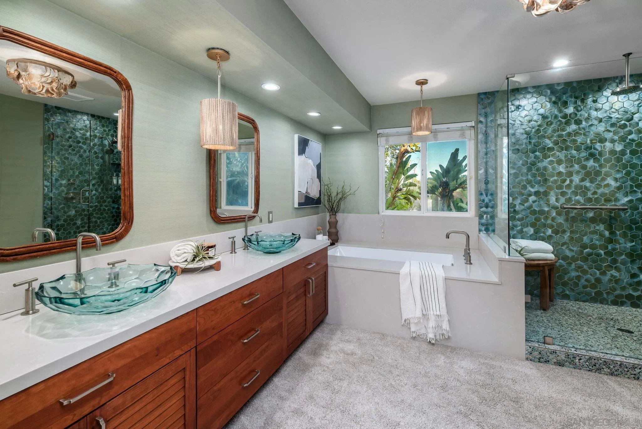3744 Newcrest Pt