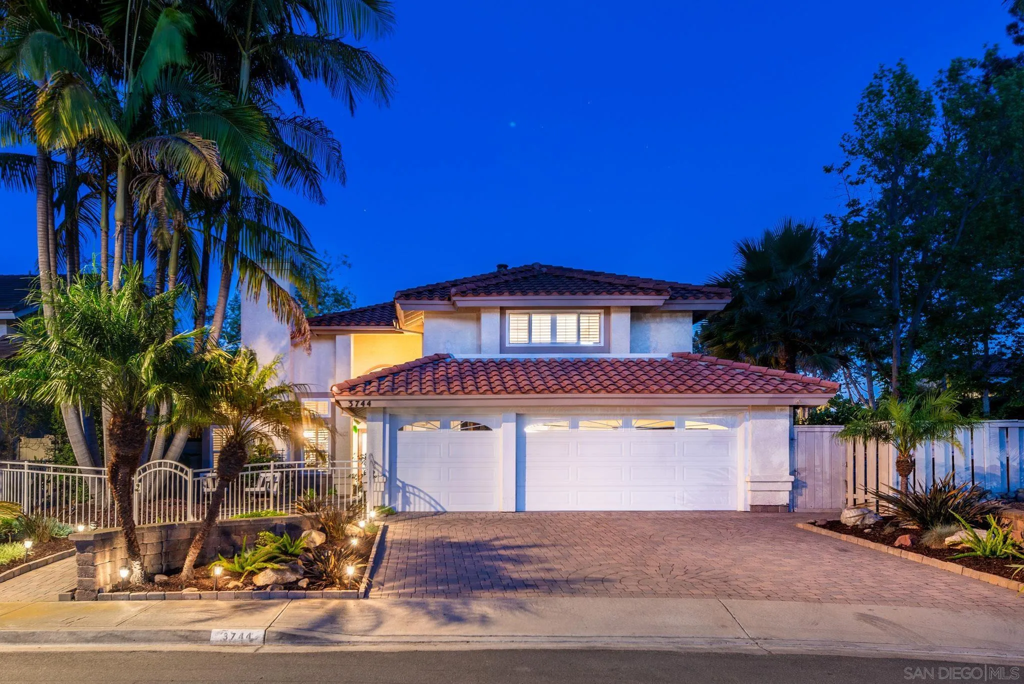 3744 Newcrest Pt