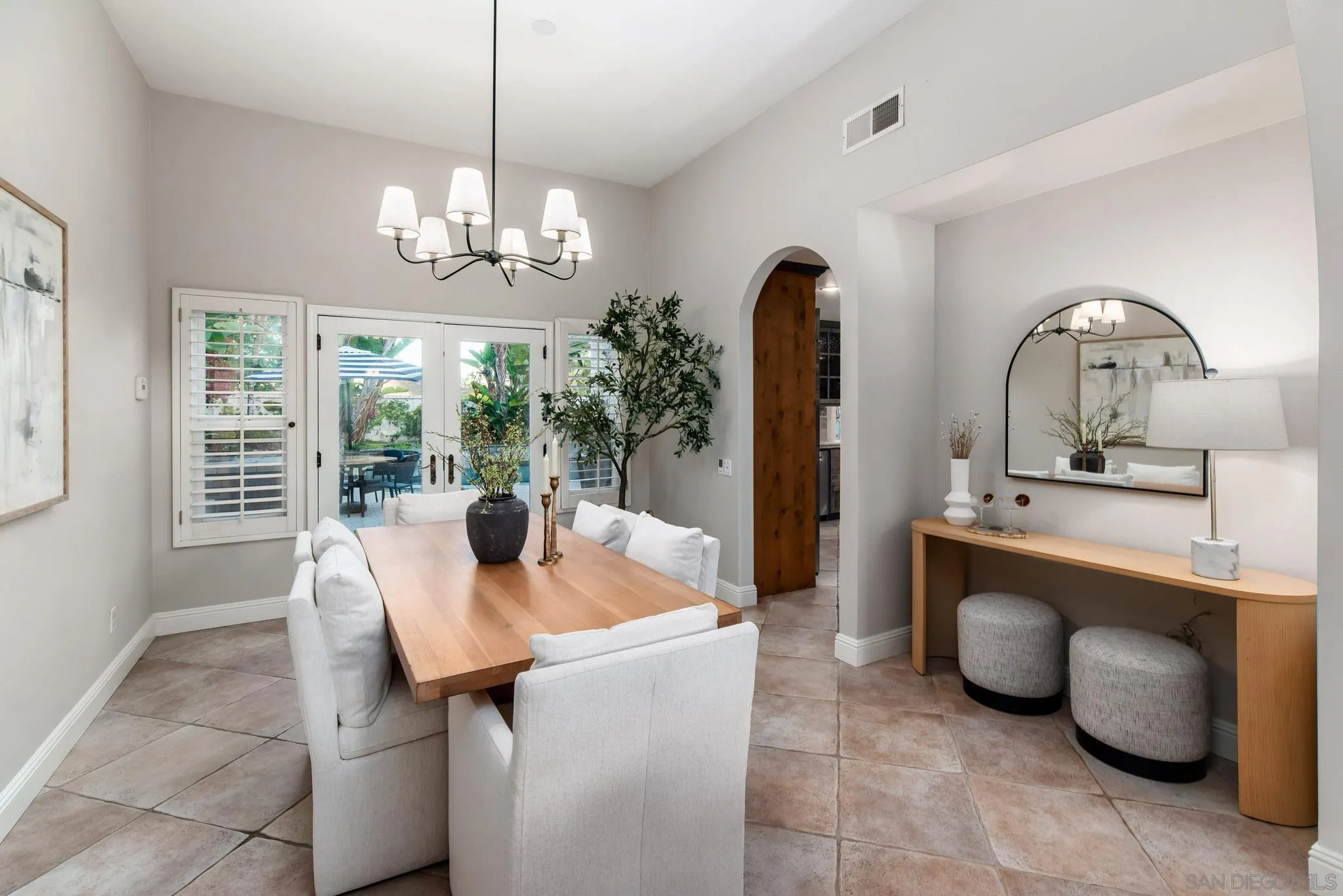 3744 Newcrest Pt