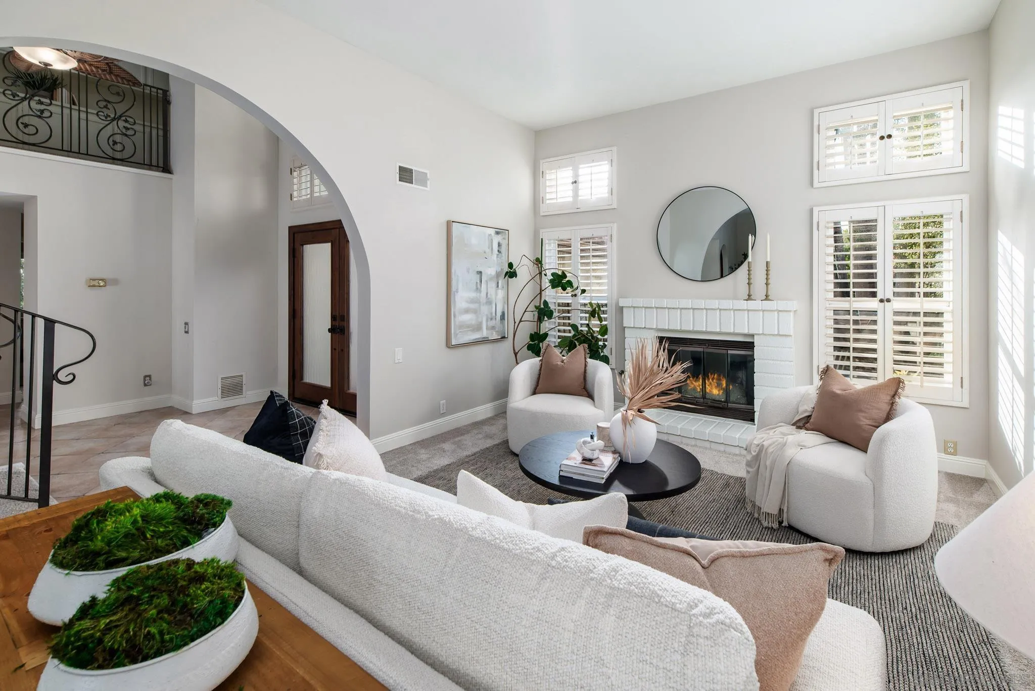 3744 Newcrest Pt