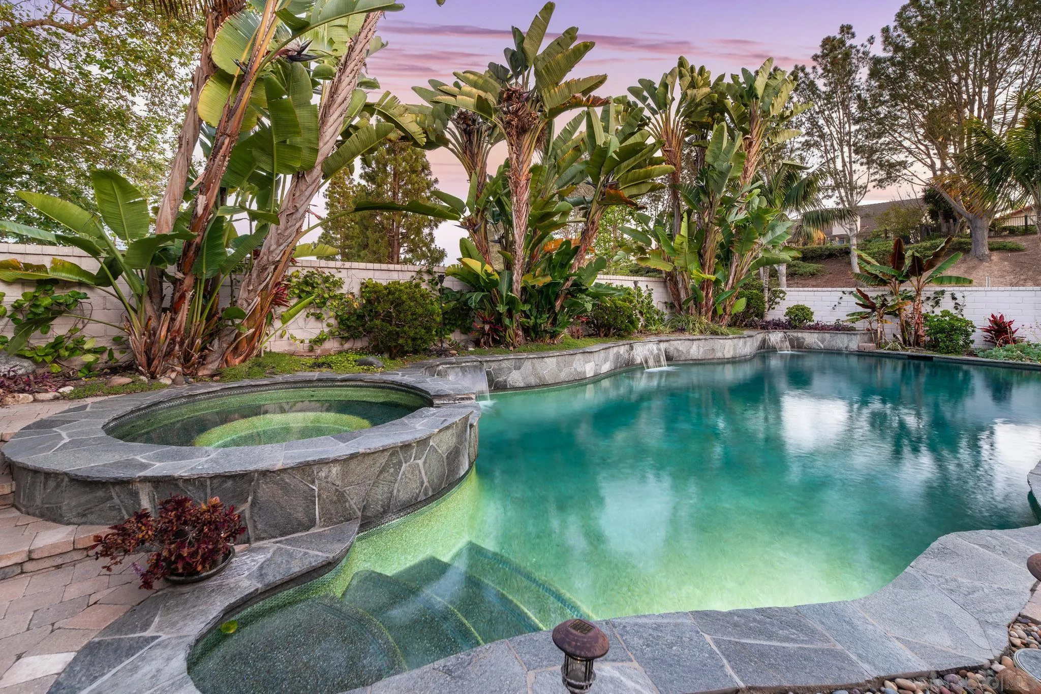 3744 Newcrest Pt