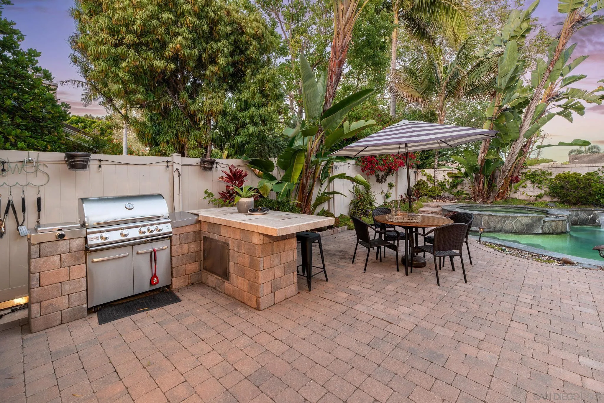 3744 Newcrest Pt