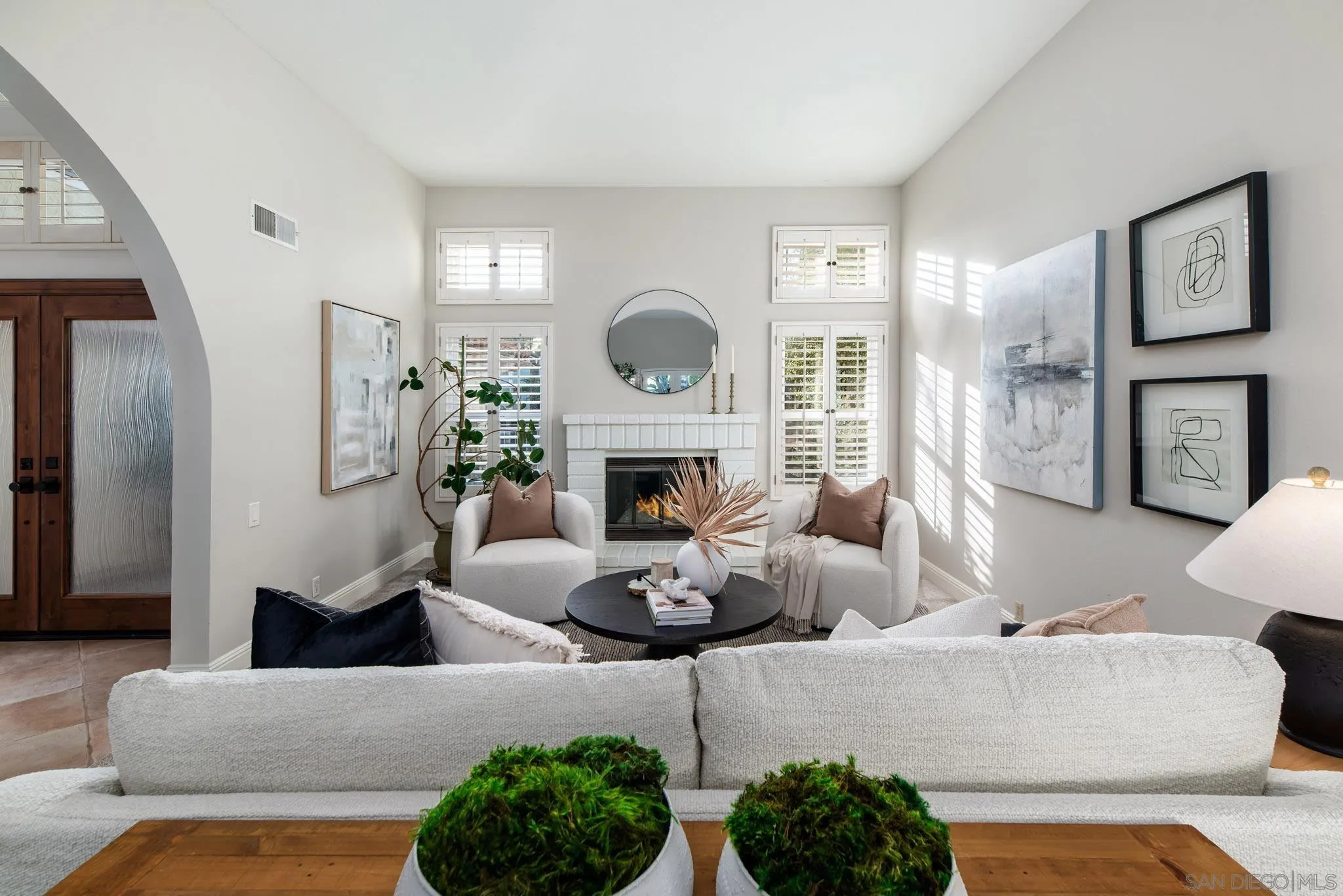3744 Newcrest Pt