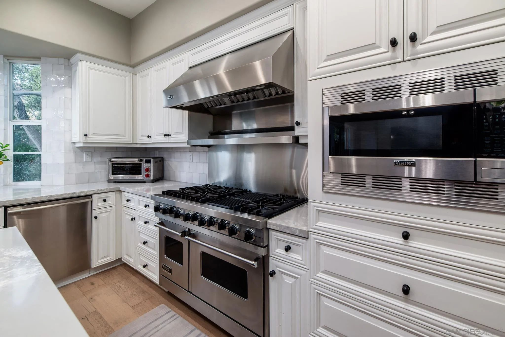5012 Seagrove Cove