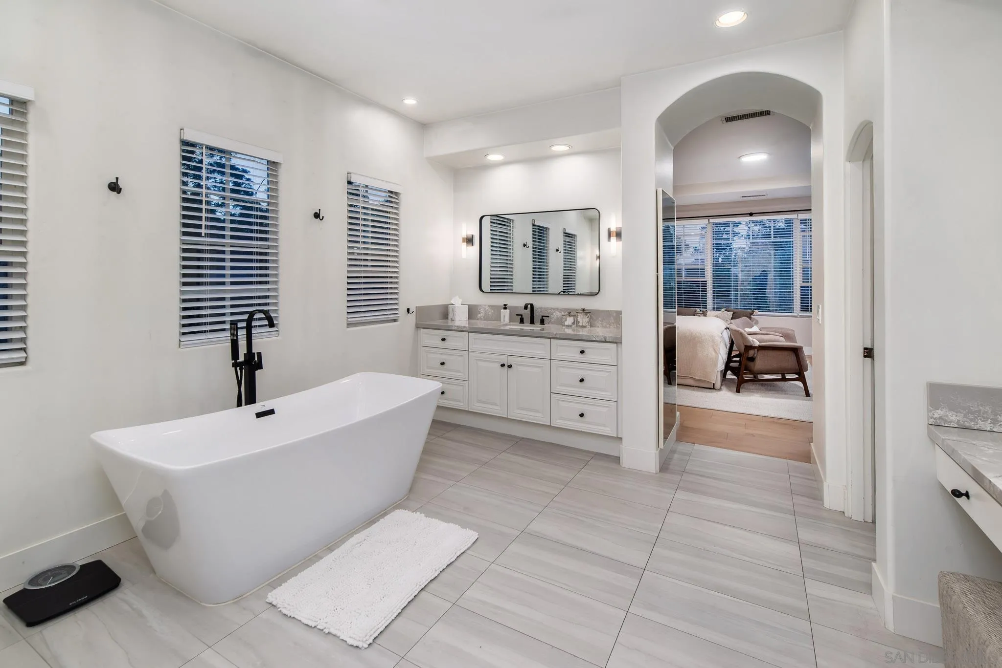 5012 Seagrove Cove