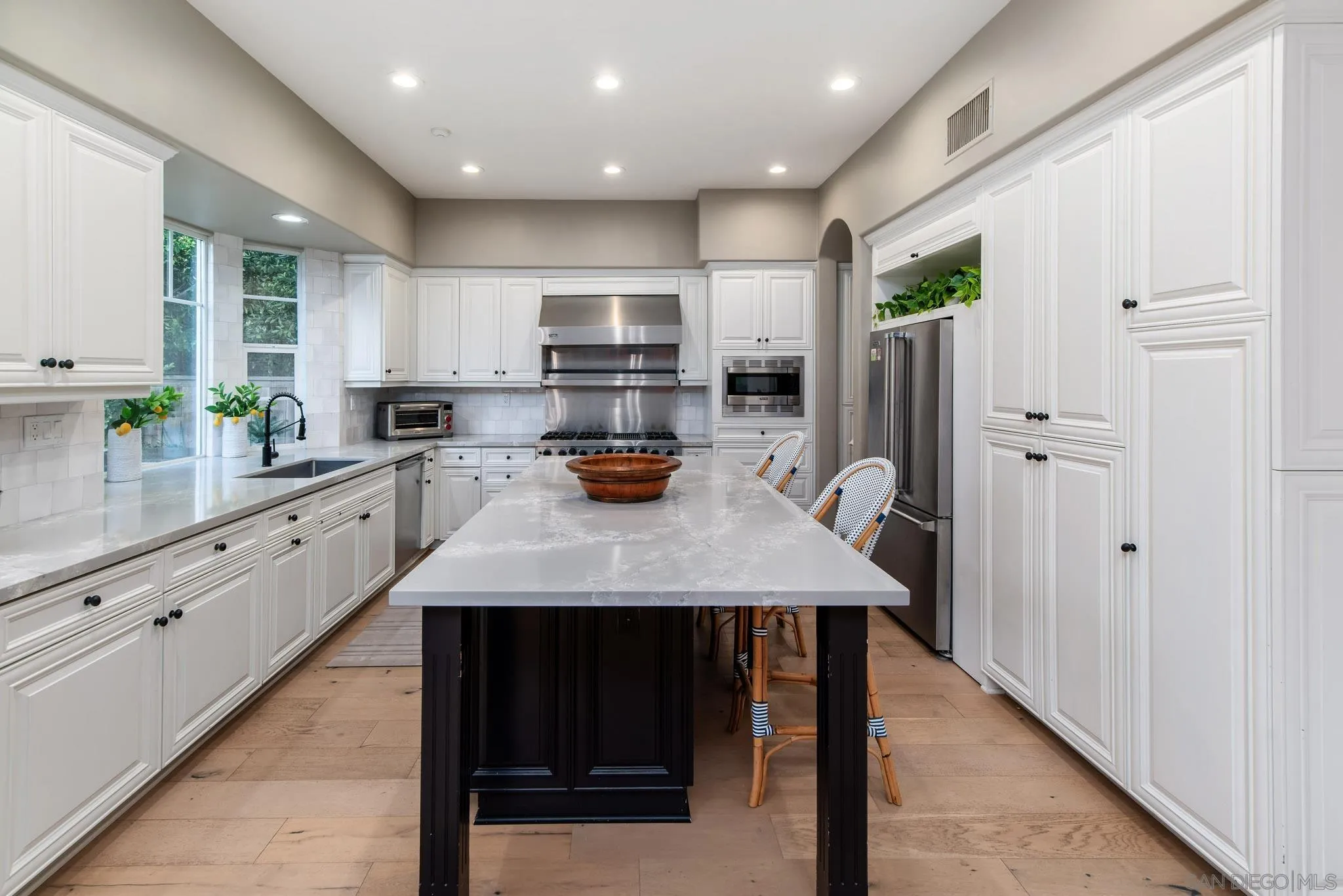 5012 Seagrove Cove
