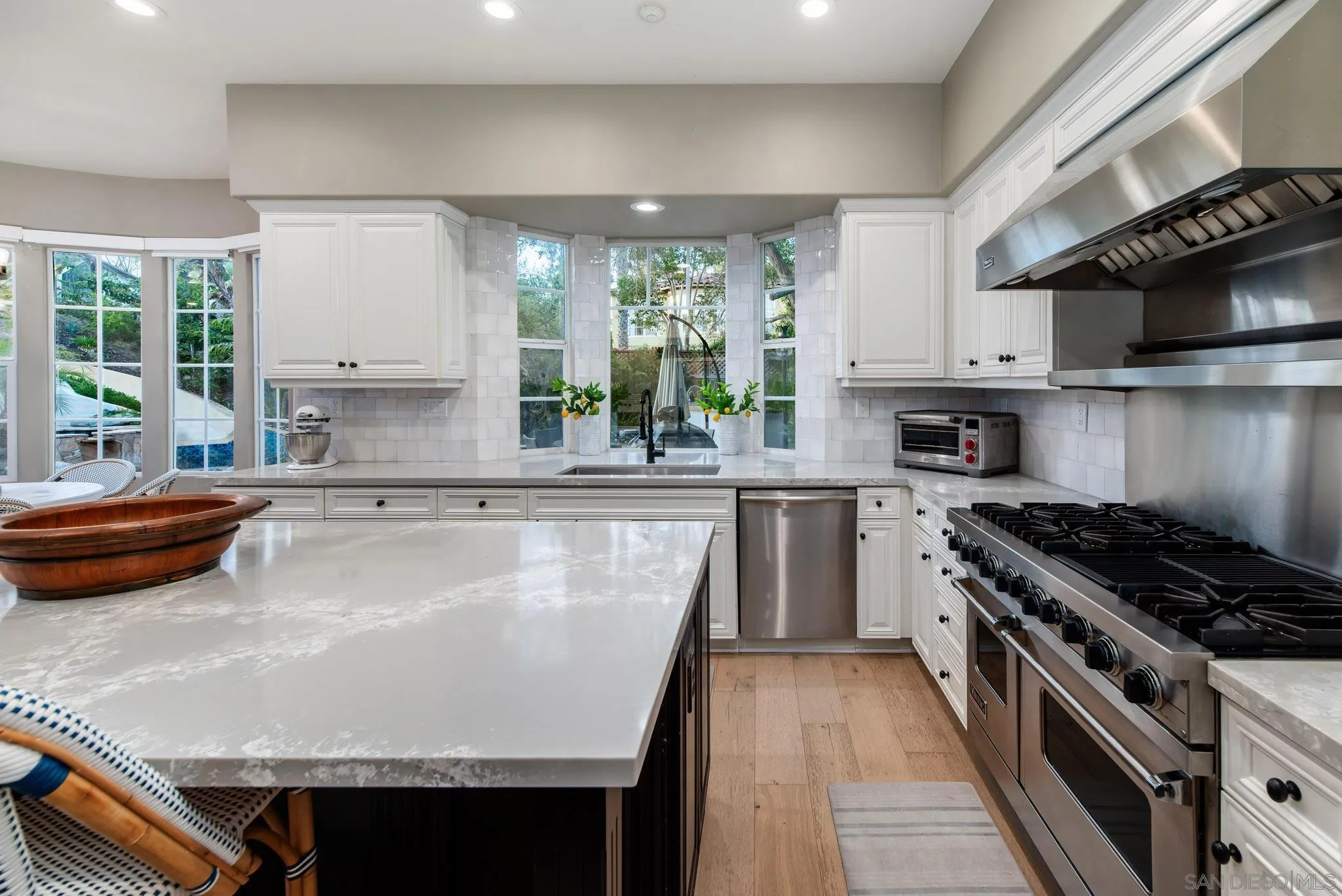 5012 Seagrove Cove