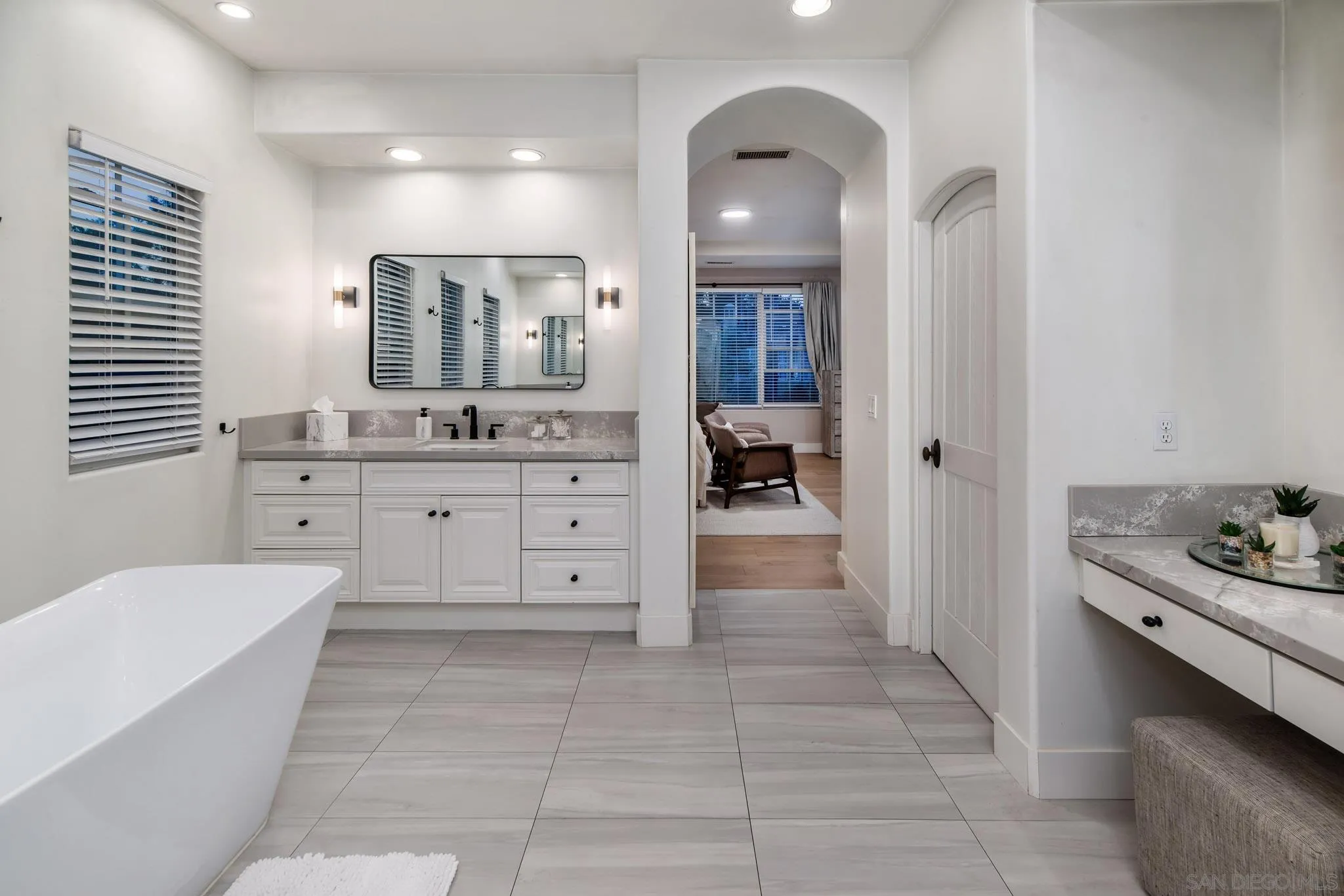 5012 Seagrove Cove