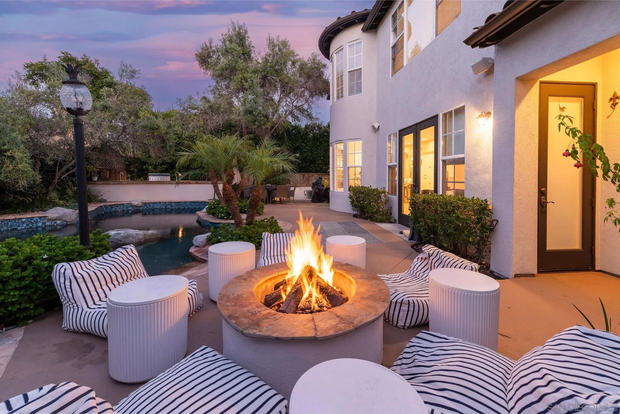 5012 Seagrove Cove