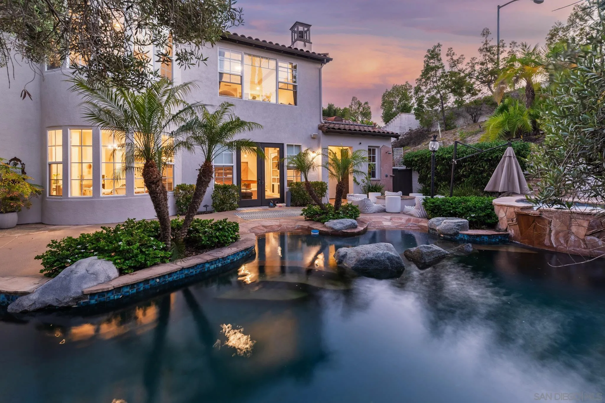 5012 Seagrove Cove