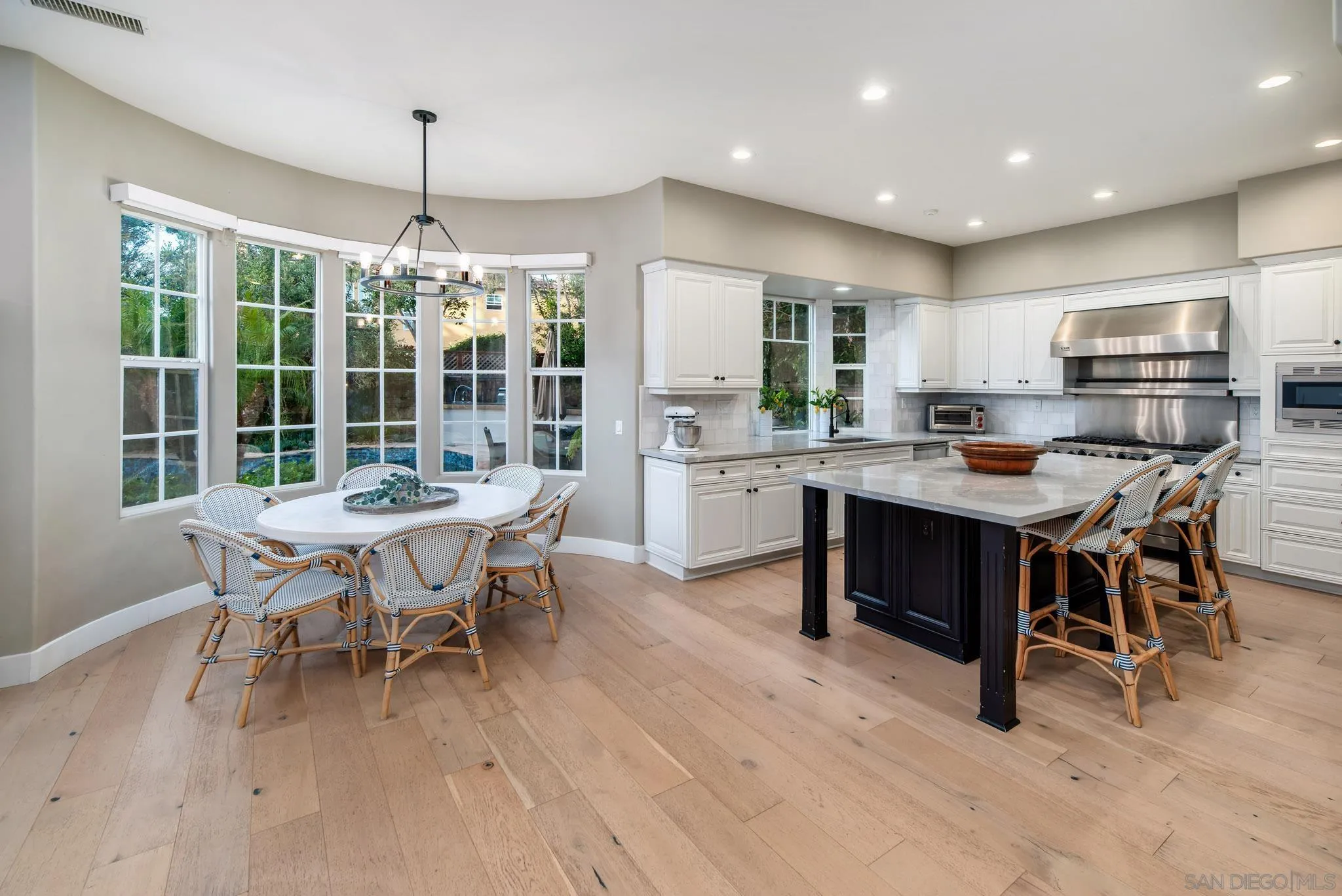 5012 Seagrove Cove