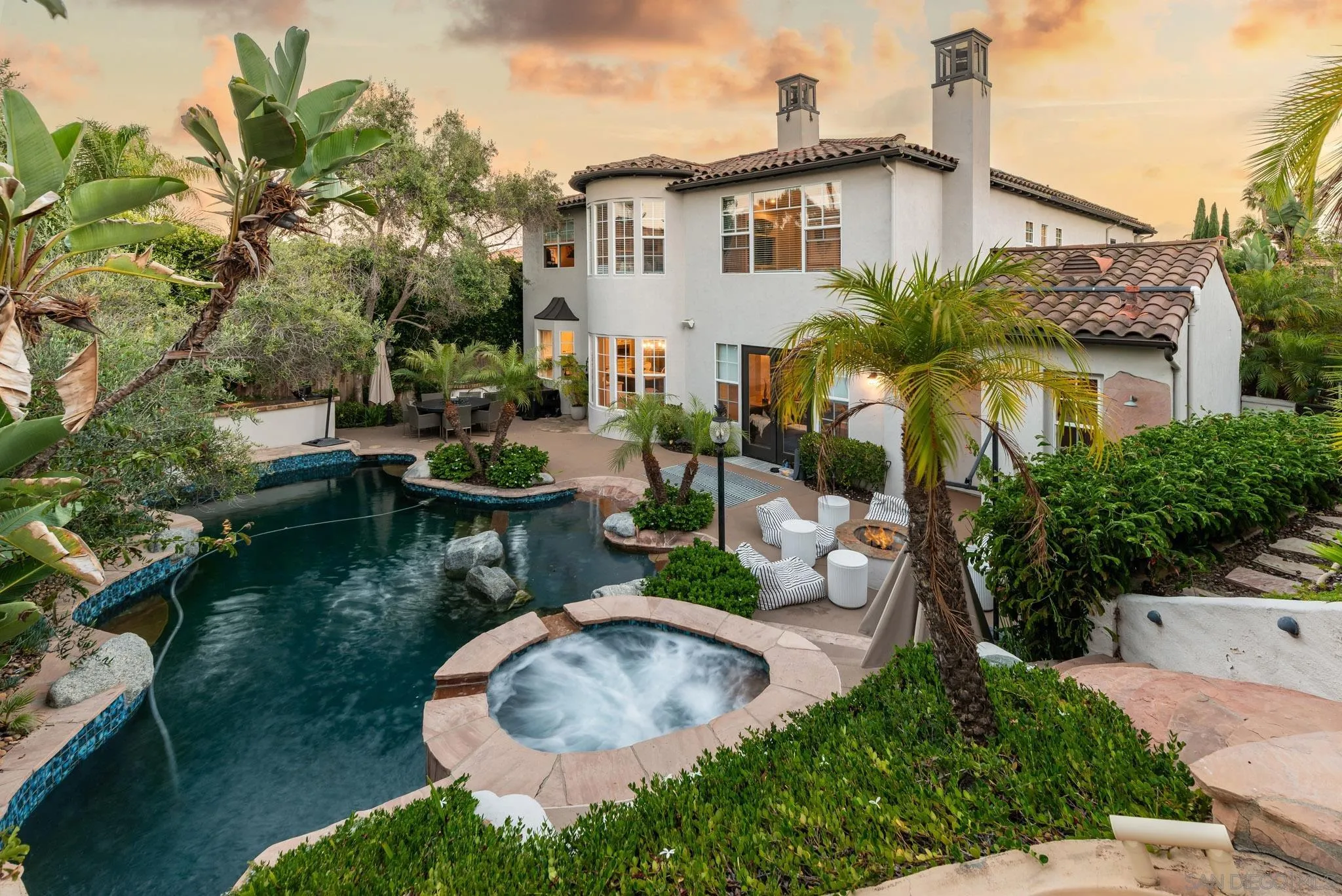 5012 Seagrove Cove