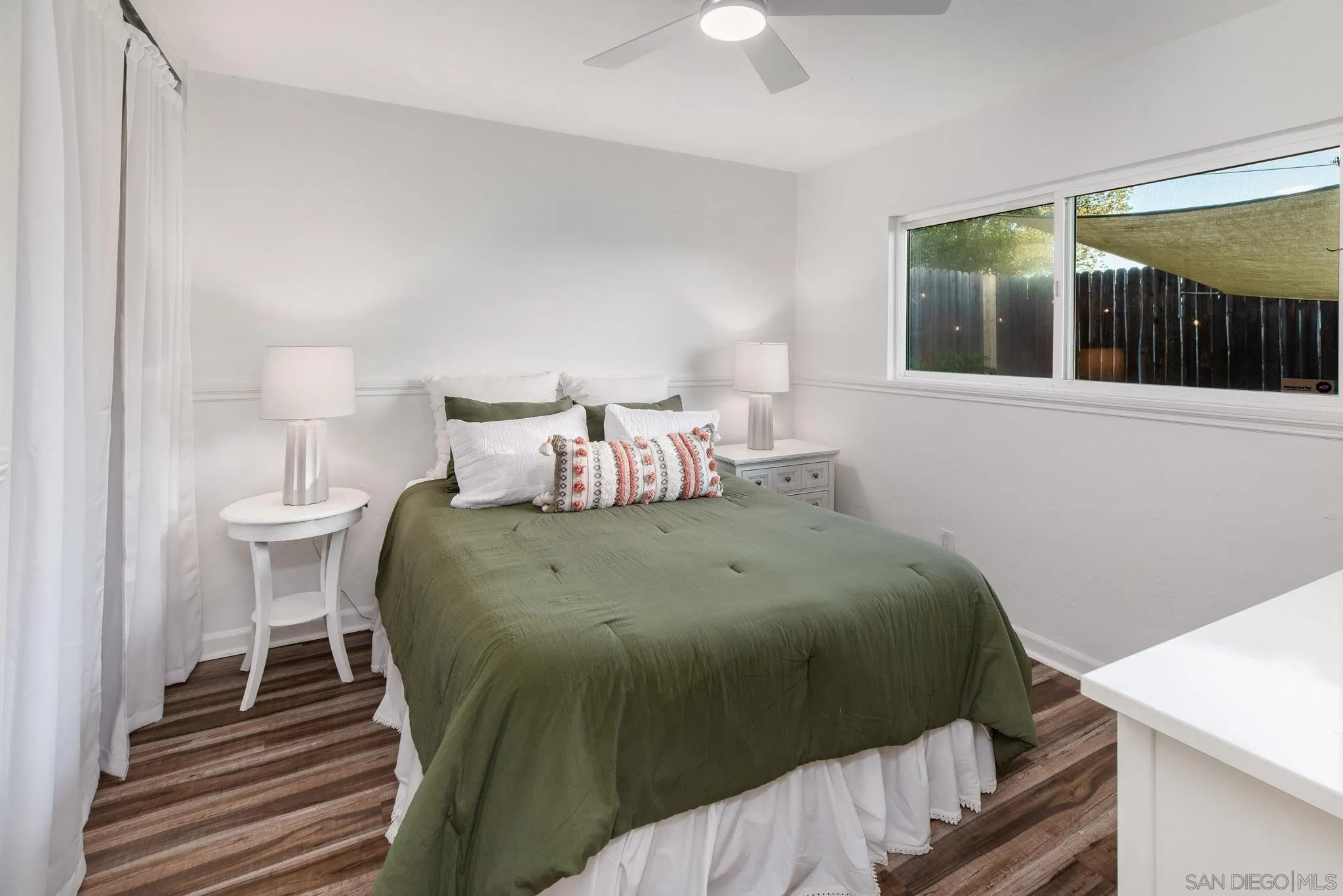 9742 Emerald Hill
