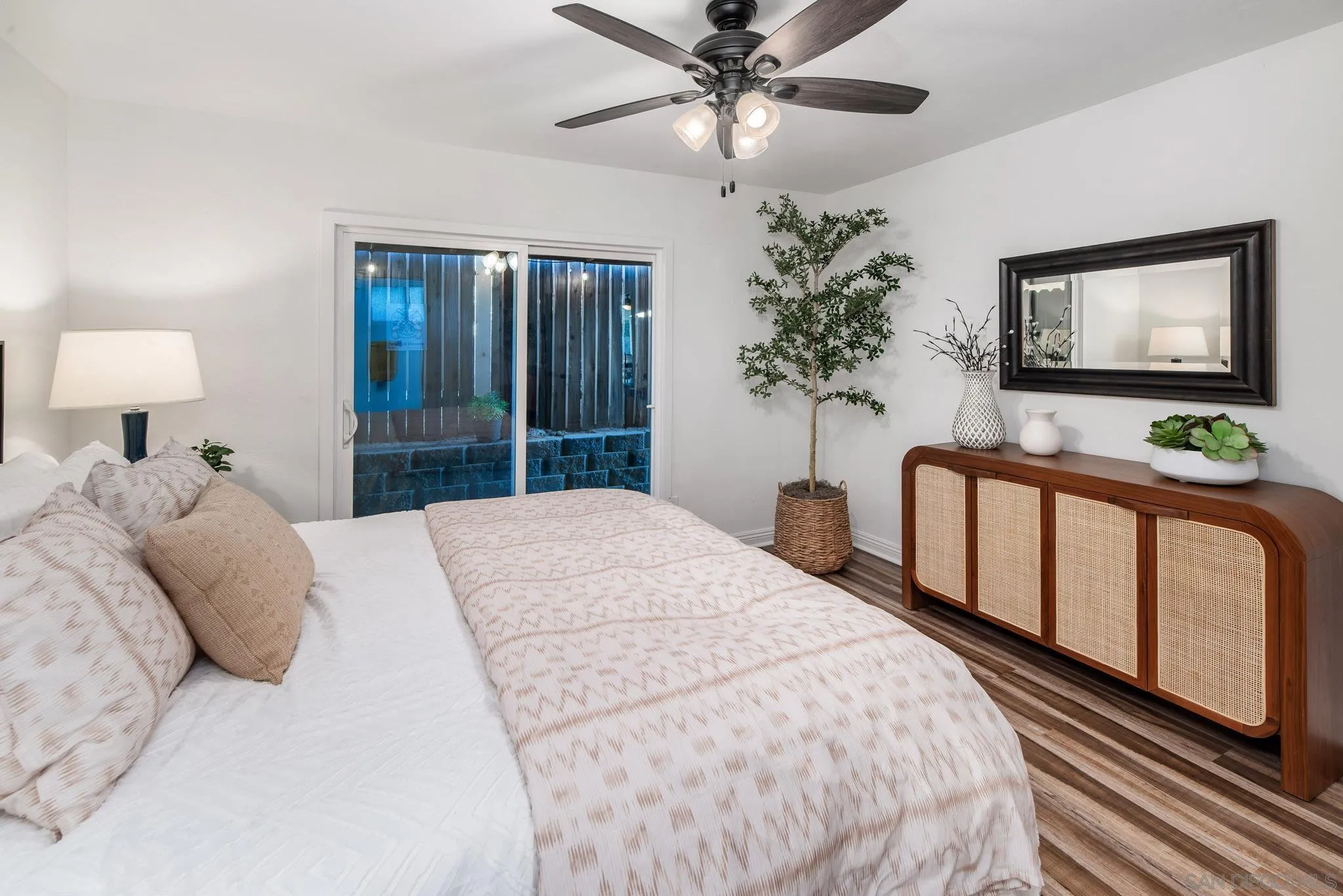 9742 Emerald Hill