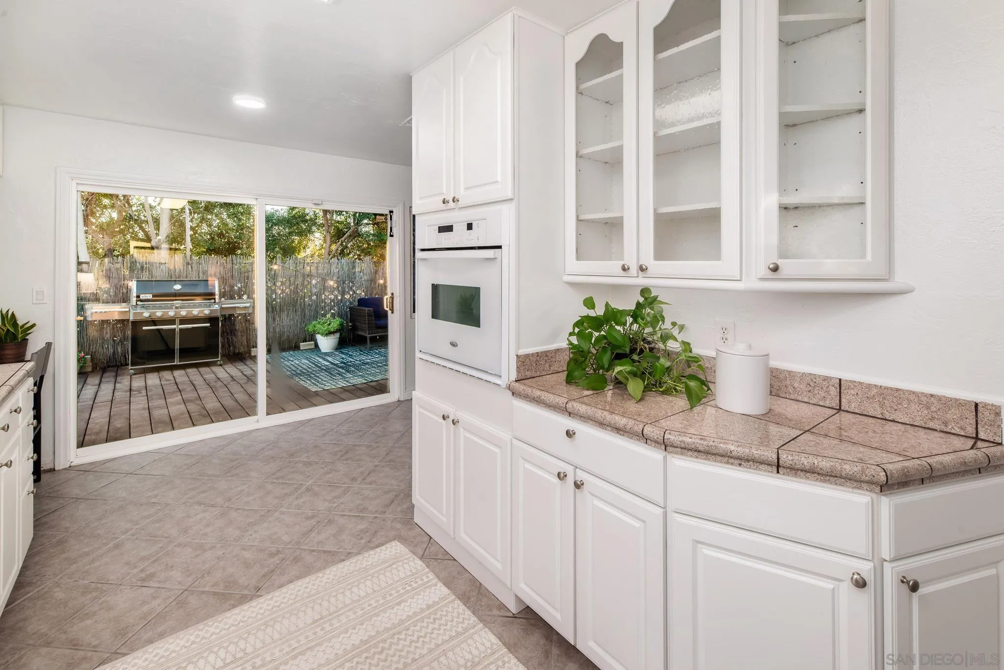 9742 Emerald Hill