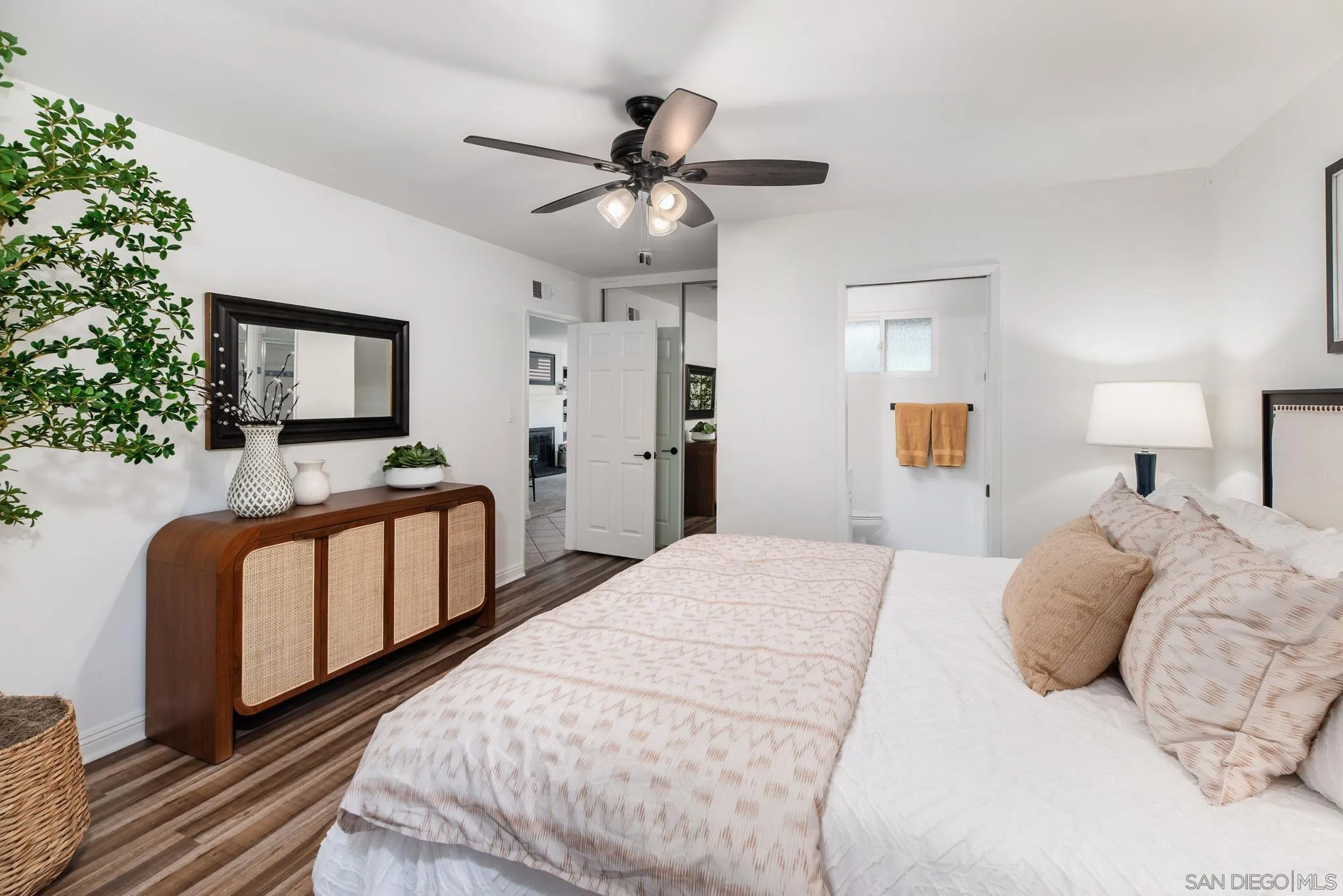9742 Emerald Hill