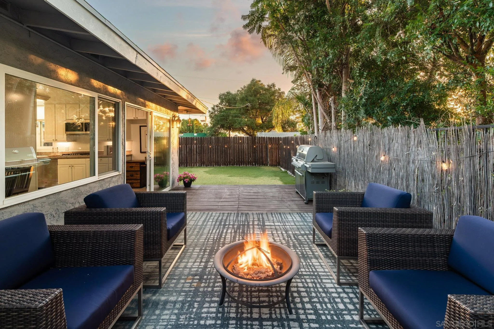 9742 Emerald Hill
