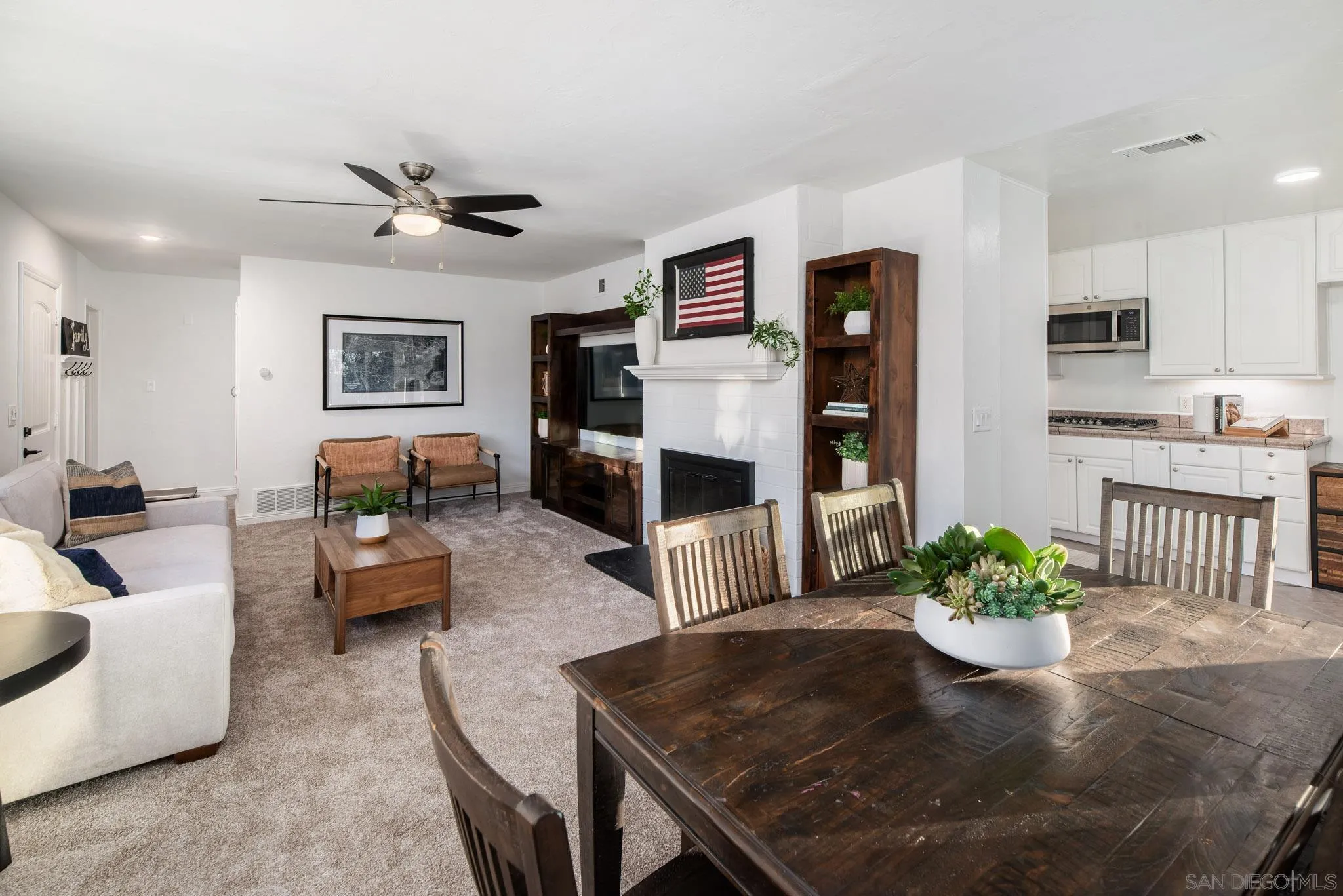 9742 Emerald Hill