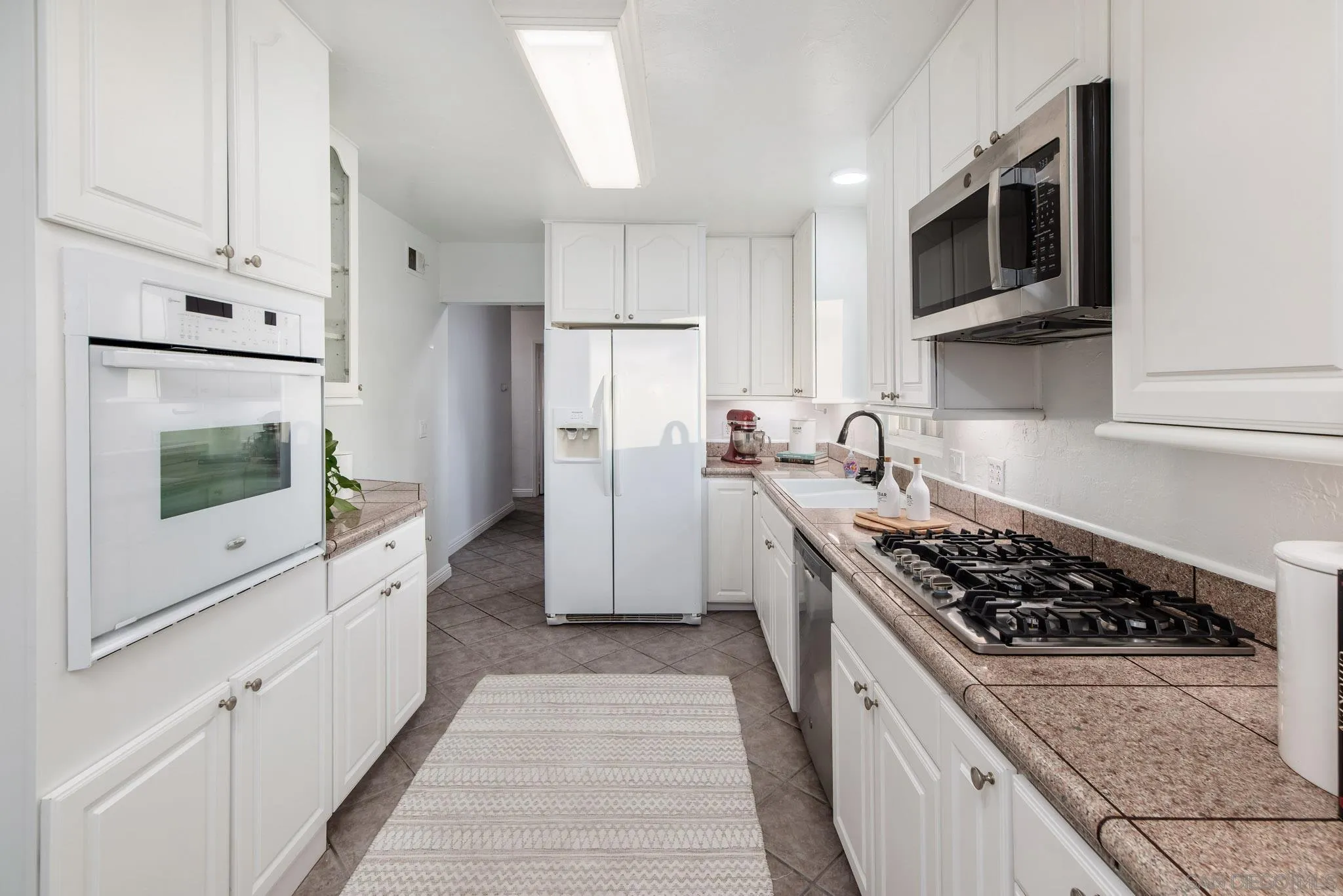 9742 Emerald Hill