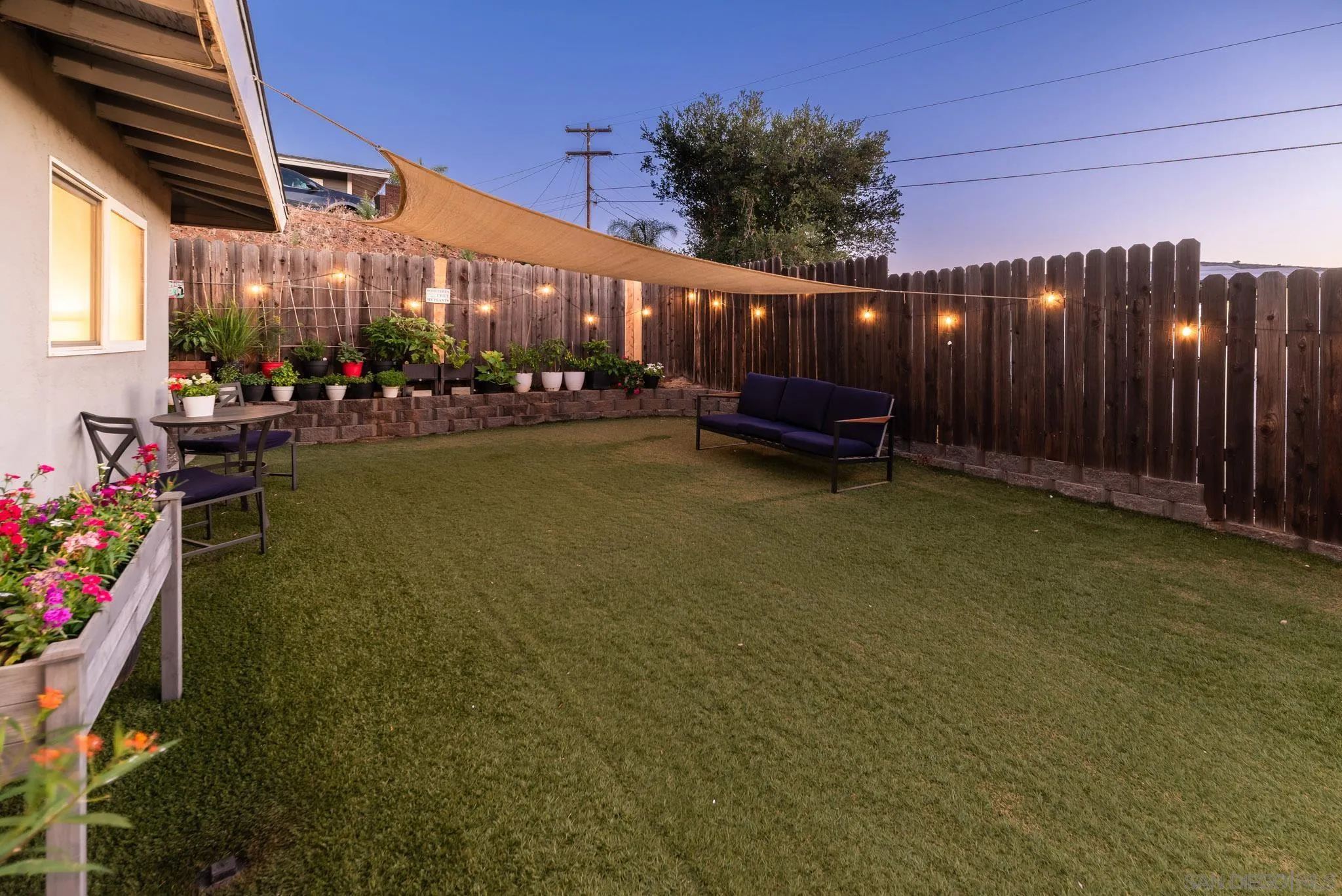 9742 Emerald Hill