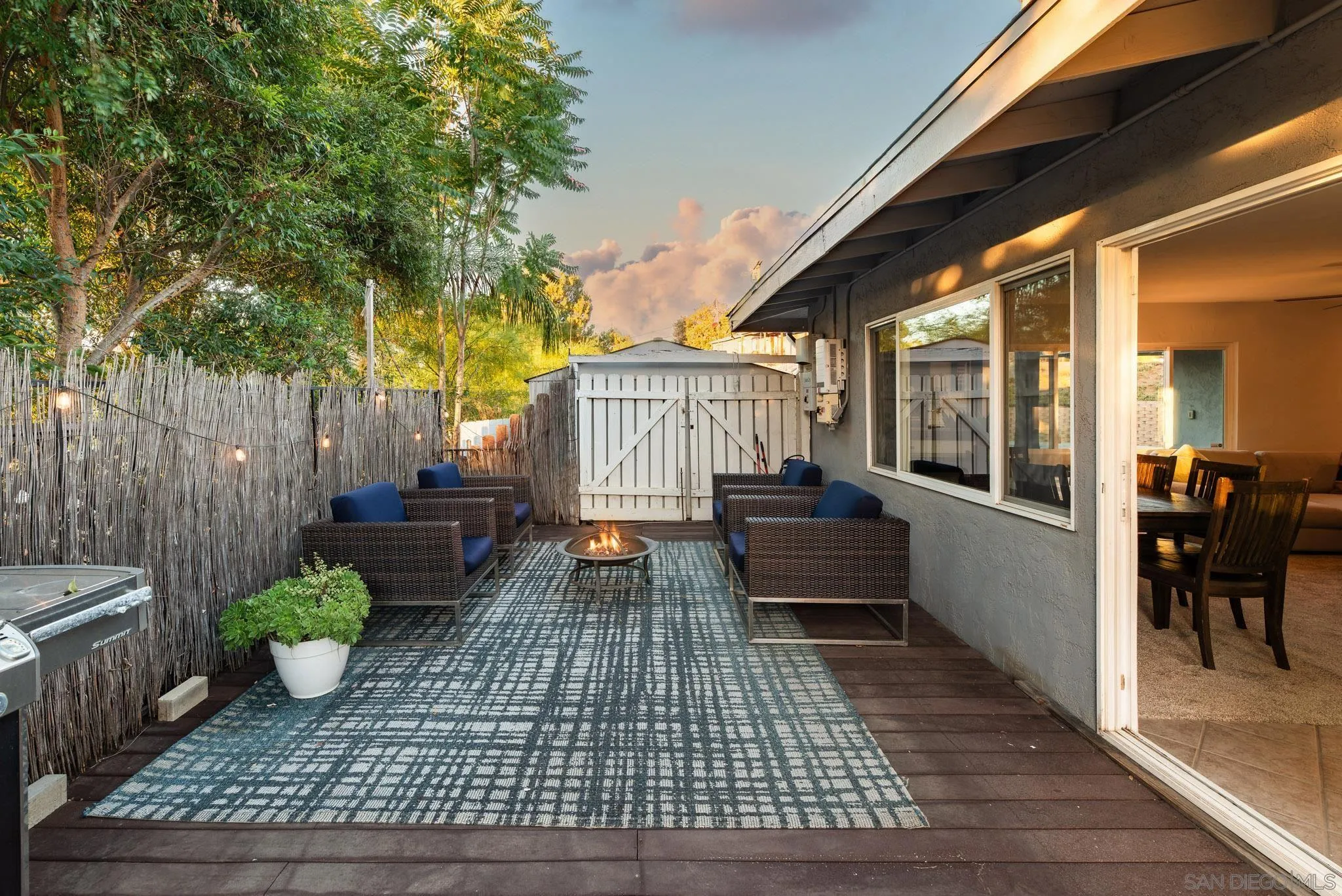 9742 Emerald Hill