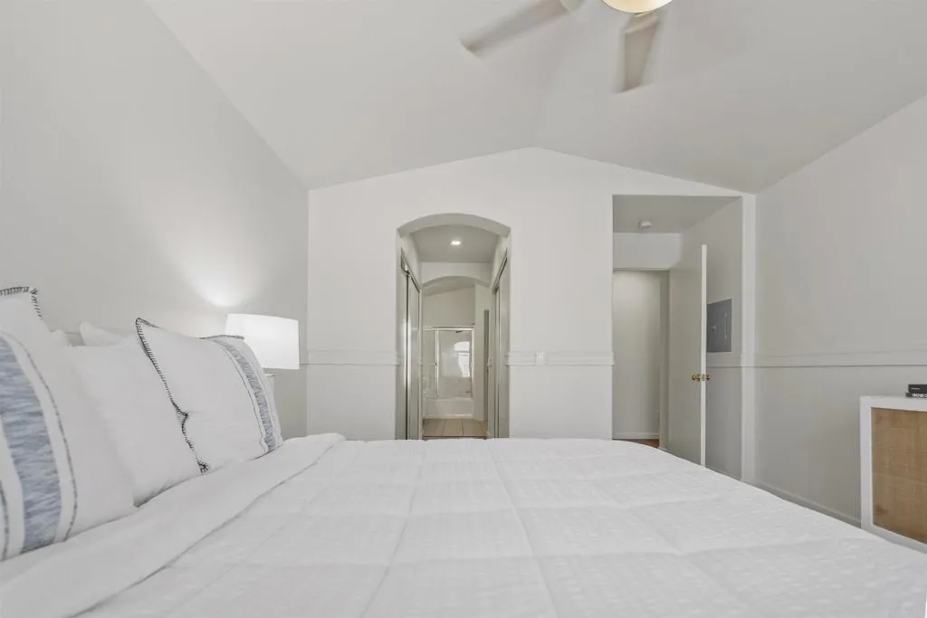 405 Sanibelle Circle Unit 27