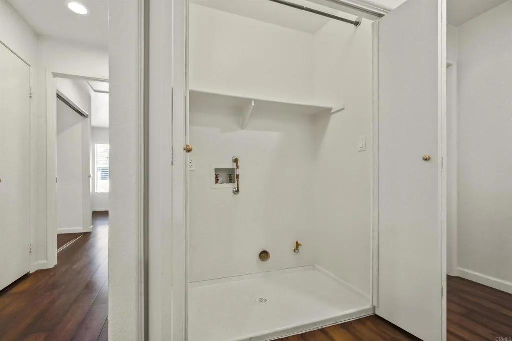 405 Sanibelle Circle Unit 27