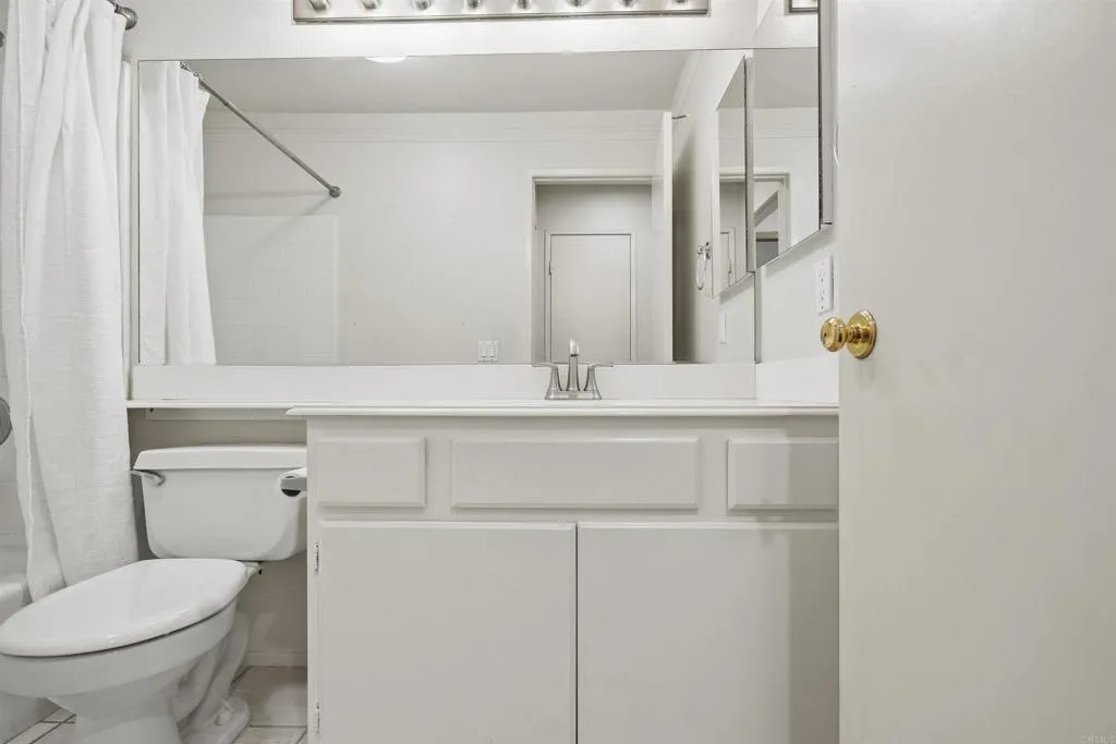 405 Sanibelle Circle Unit 27