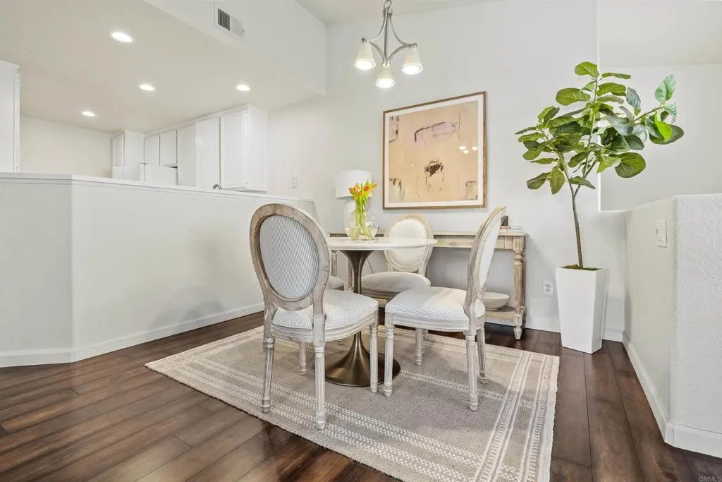 405 Sanibelle Circle Unit 27