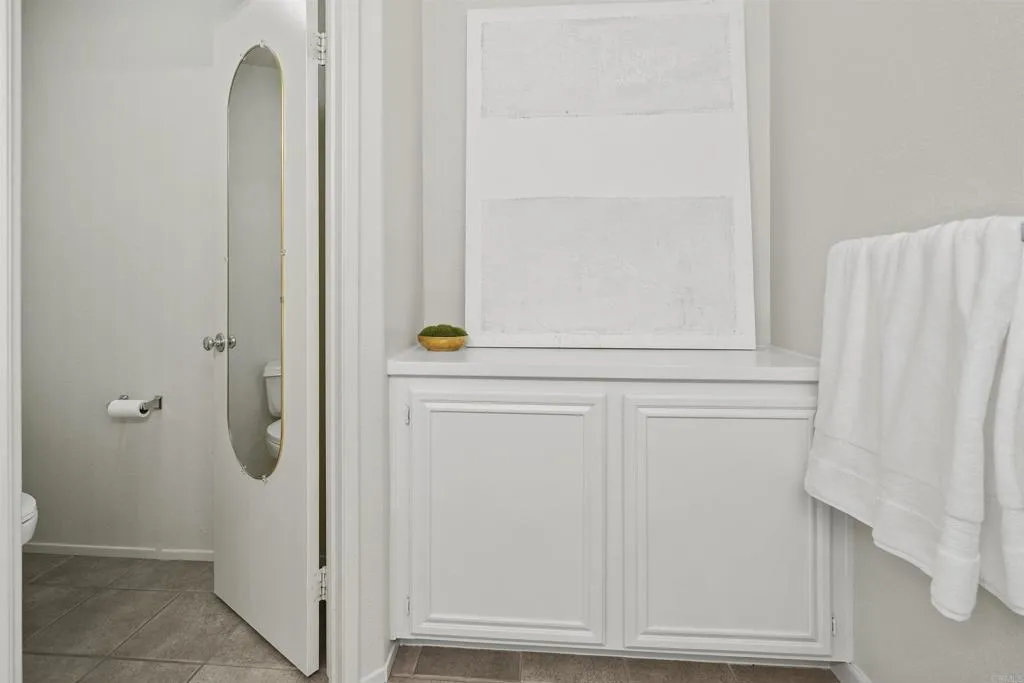 405 Sanibelle Circle Unit 27