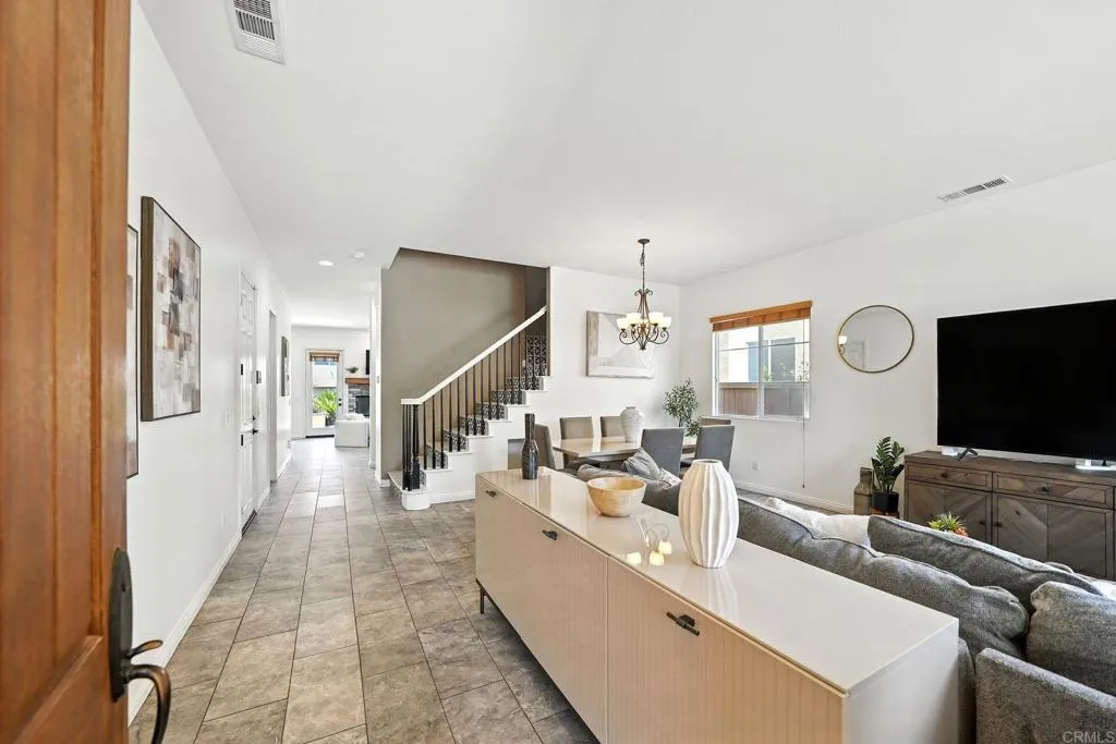 1682 May Ave