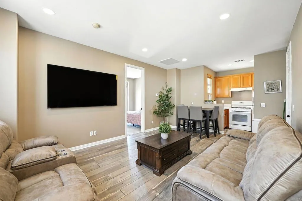 1682 May Ave