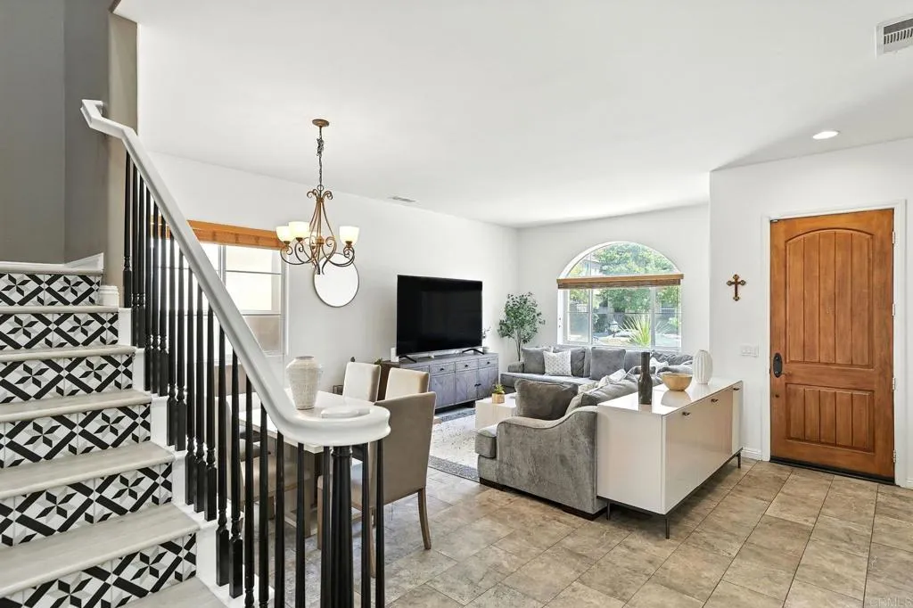 1682 May Ave