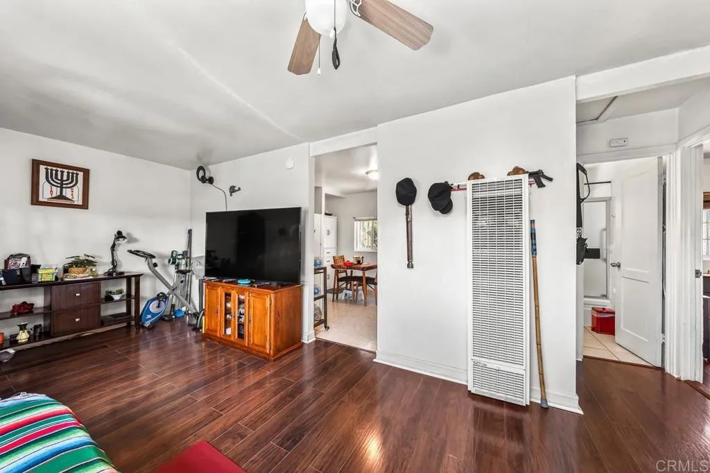 195 Montgomery Street # Abc