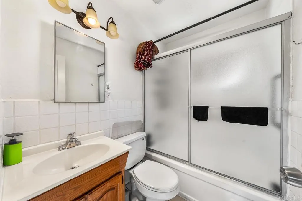 195 Montgomery Street # Abc