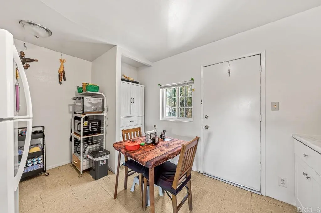 195 Montgomery Street # Abc