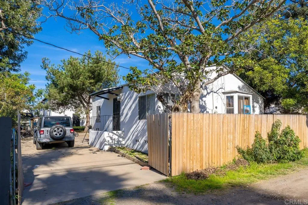 195 Montgomery Street # Abc