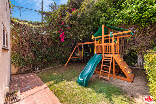 1145 S Clark Dr