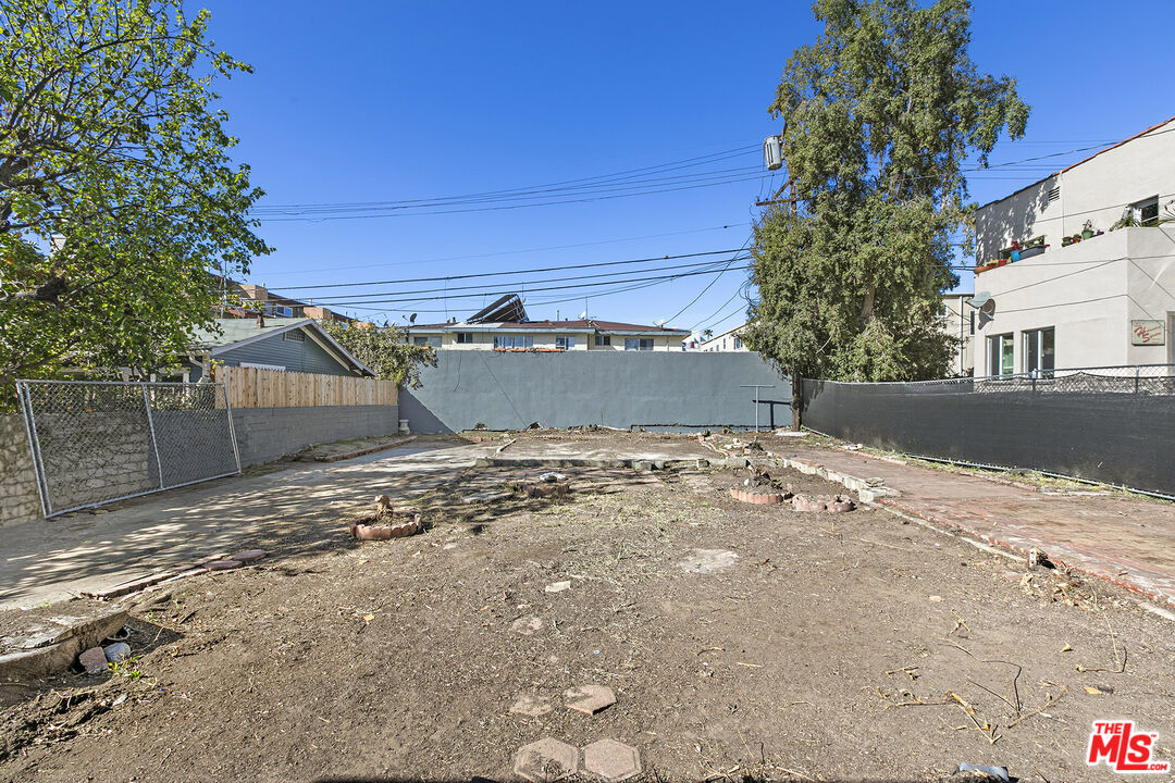 1559 N Harvard Blvd