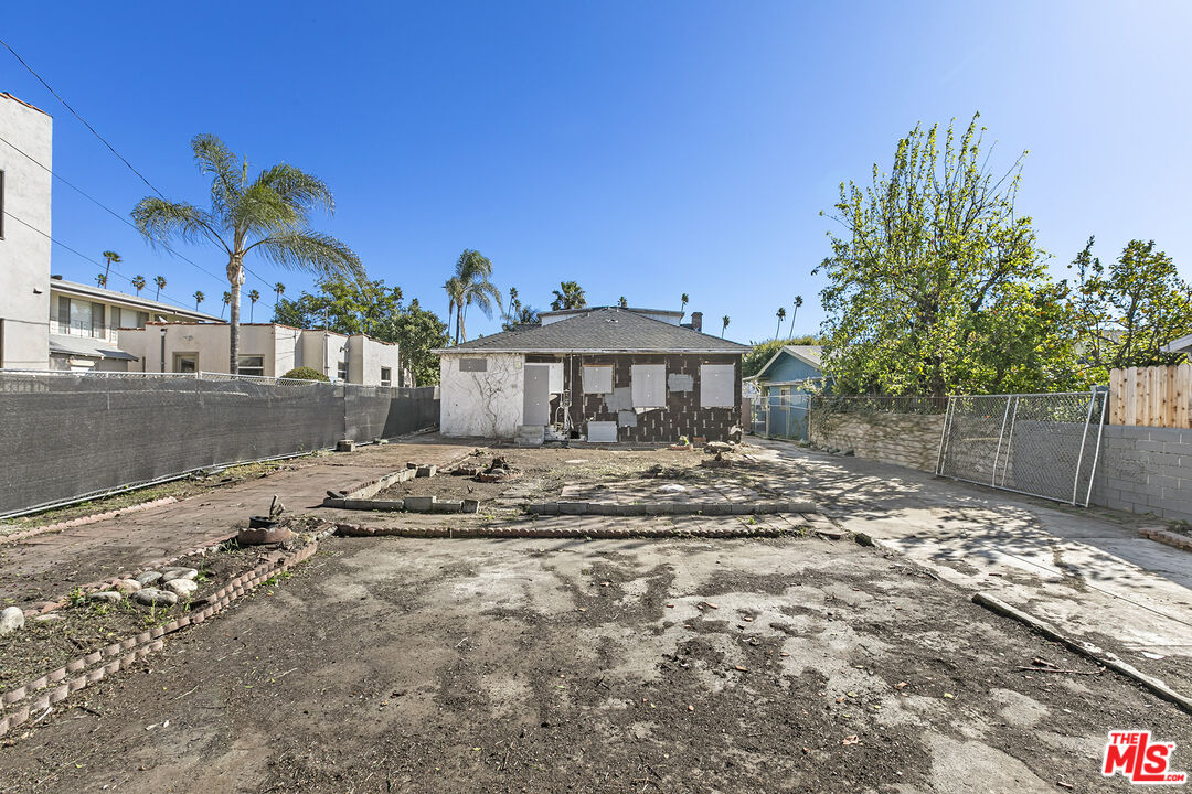 1559 N Harvard Blvd