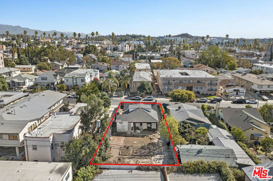 1559 N Harvard Blvd