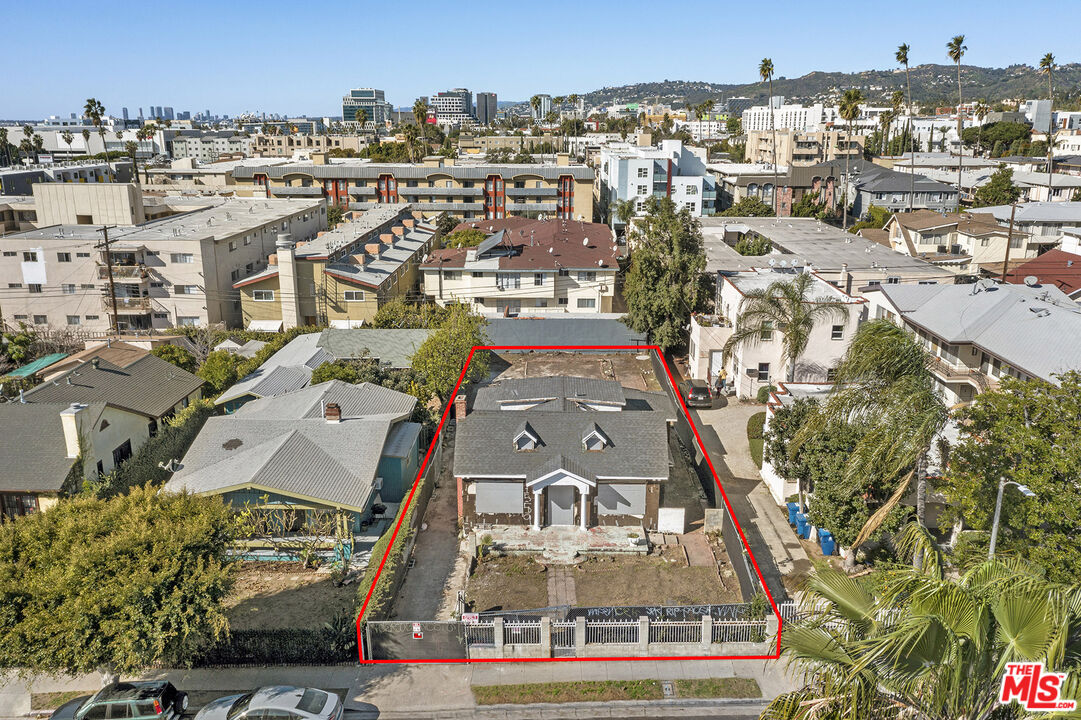 1559 N Harvard Blvd