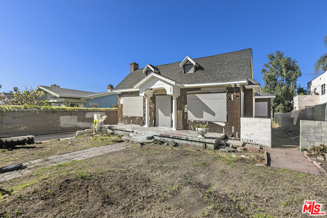 1559 N Harvard Blvd